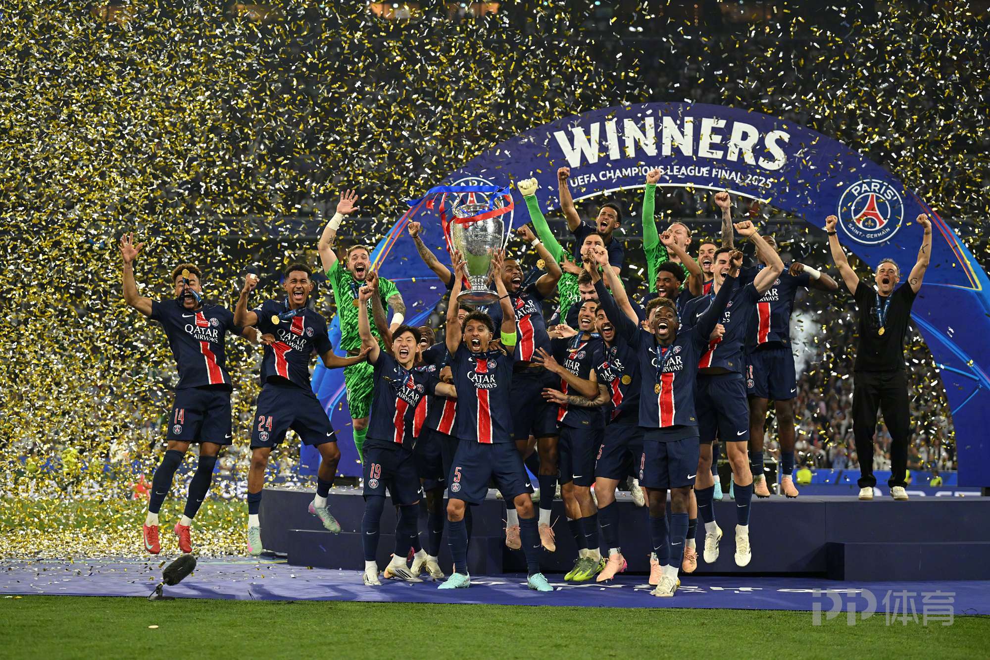 关于从马赛围绕亚冠调整名单到今夜巴黎圣日耳曼刷新队史纪录，赛前巴塞罗那备战葡超的信息